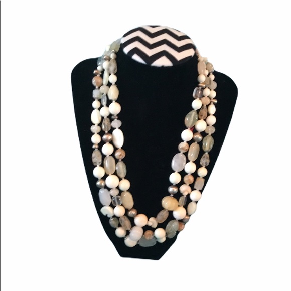 Stunning Necklace - Picture 2 of 4